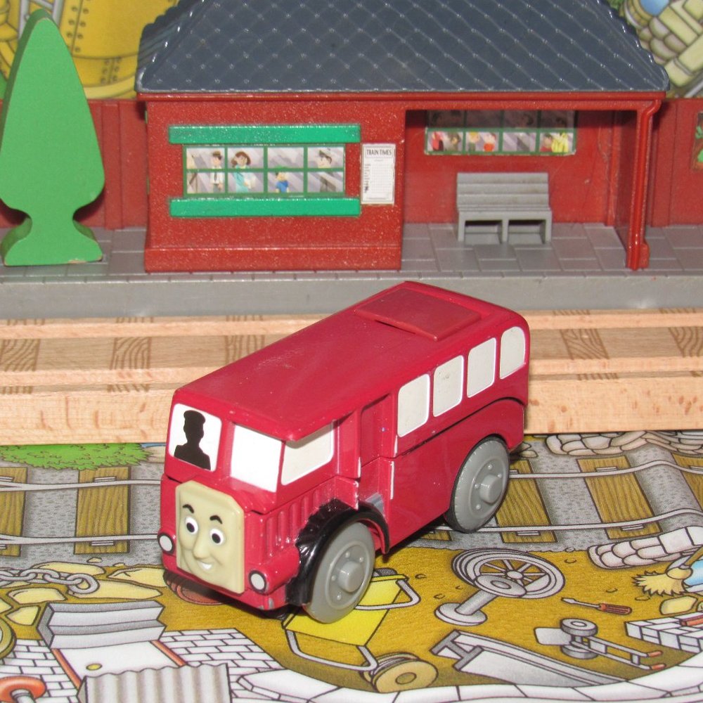 Thomas Wooden Railway Train Track Engine Battery Powered Bertie Bus Motorized